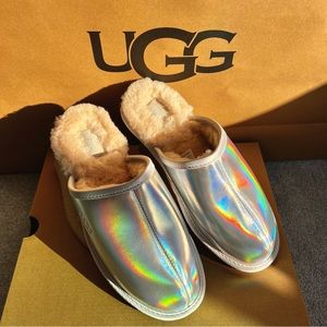 NEW authentic UGG pearle metallic Slipper Size 9